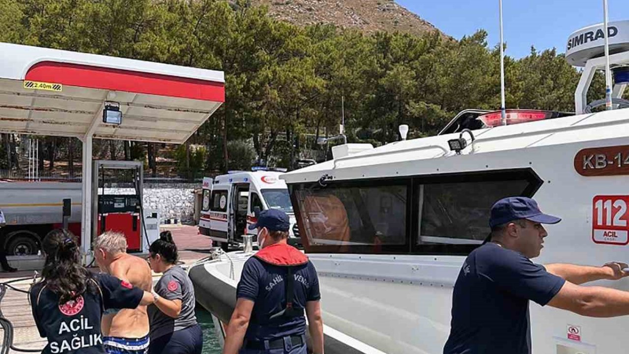 Gezi teknesinde rahatsızlanan vatandaşa tıbbi tahliye