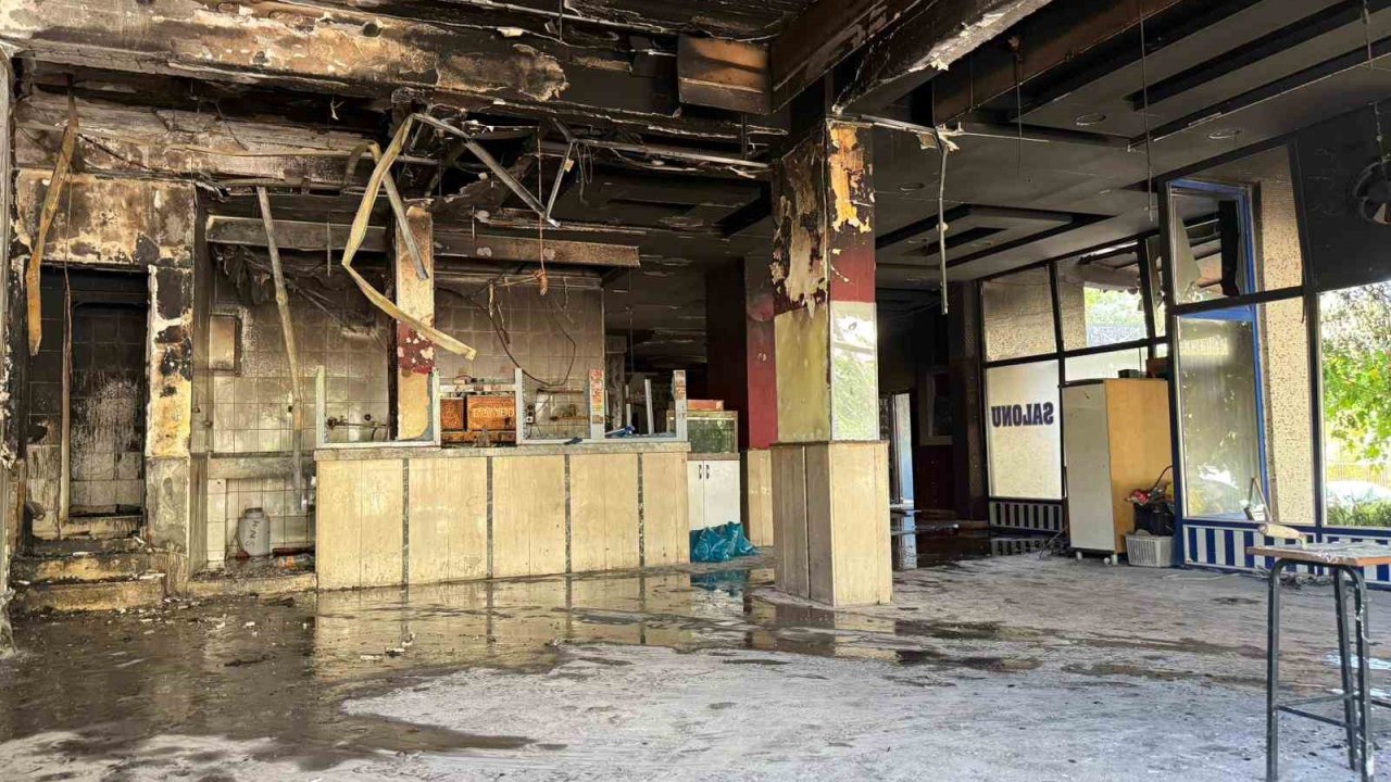 Diyarbakır’da kahvehanede elektrik panosundan çıkan yangın söndürüldü