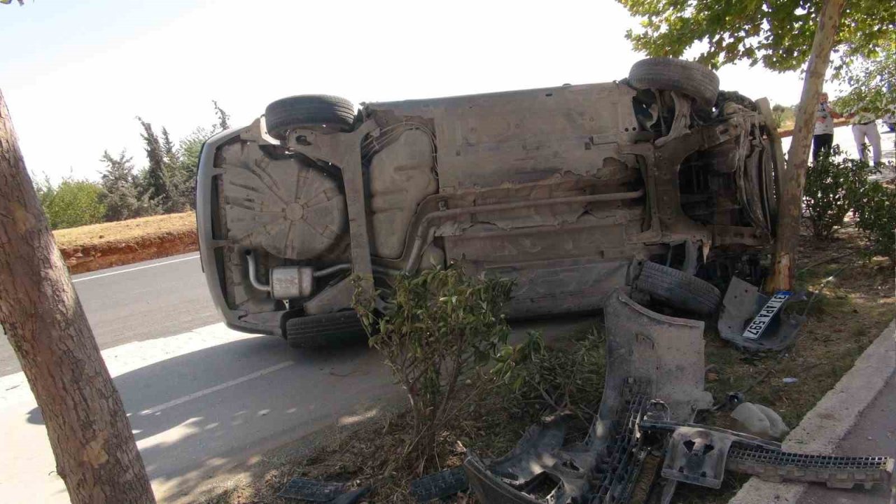 Kilis’te iki otomobil çarpıştı: 2 yaralı