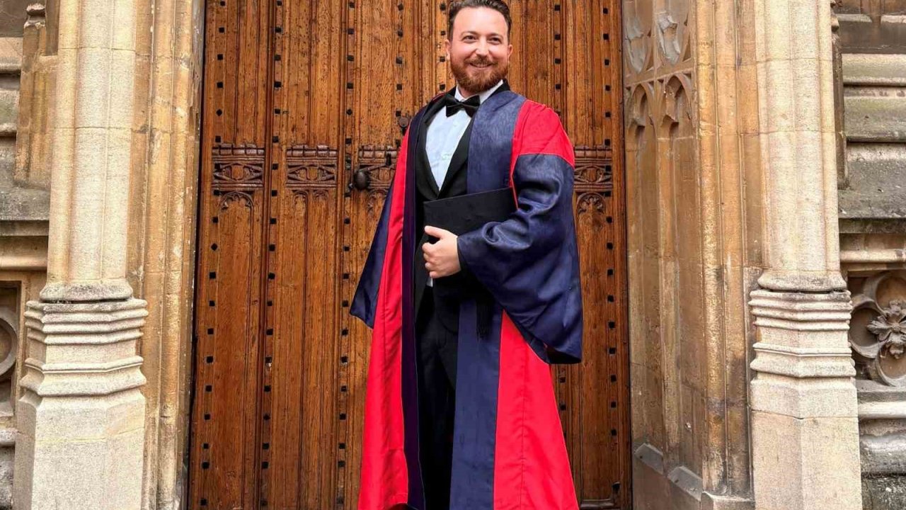 Hayallerini susturmadı, Oxford’da başardı