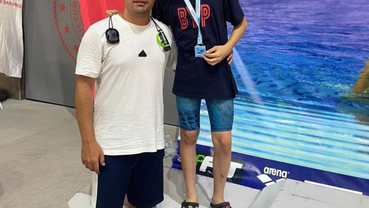 Bilecikli yüzücüden bölge ikinciliği başarısı
