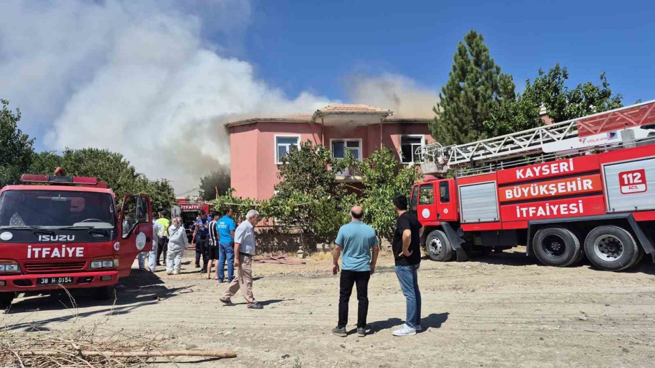 Depoda çıkan yangın söndürüldü