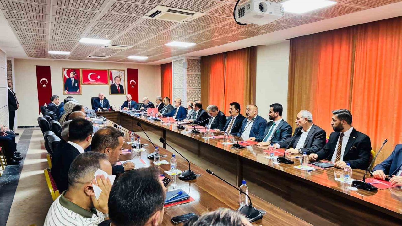 Milli Savunma Bakanı Güler: "Hakkâri, Terörsüz Türkiye’nin simge şehirlerinden biri olacak"