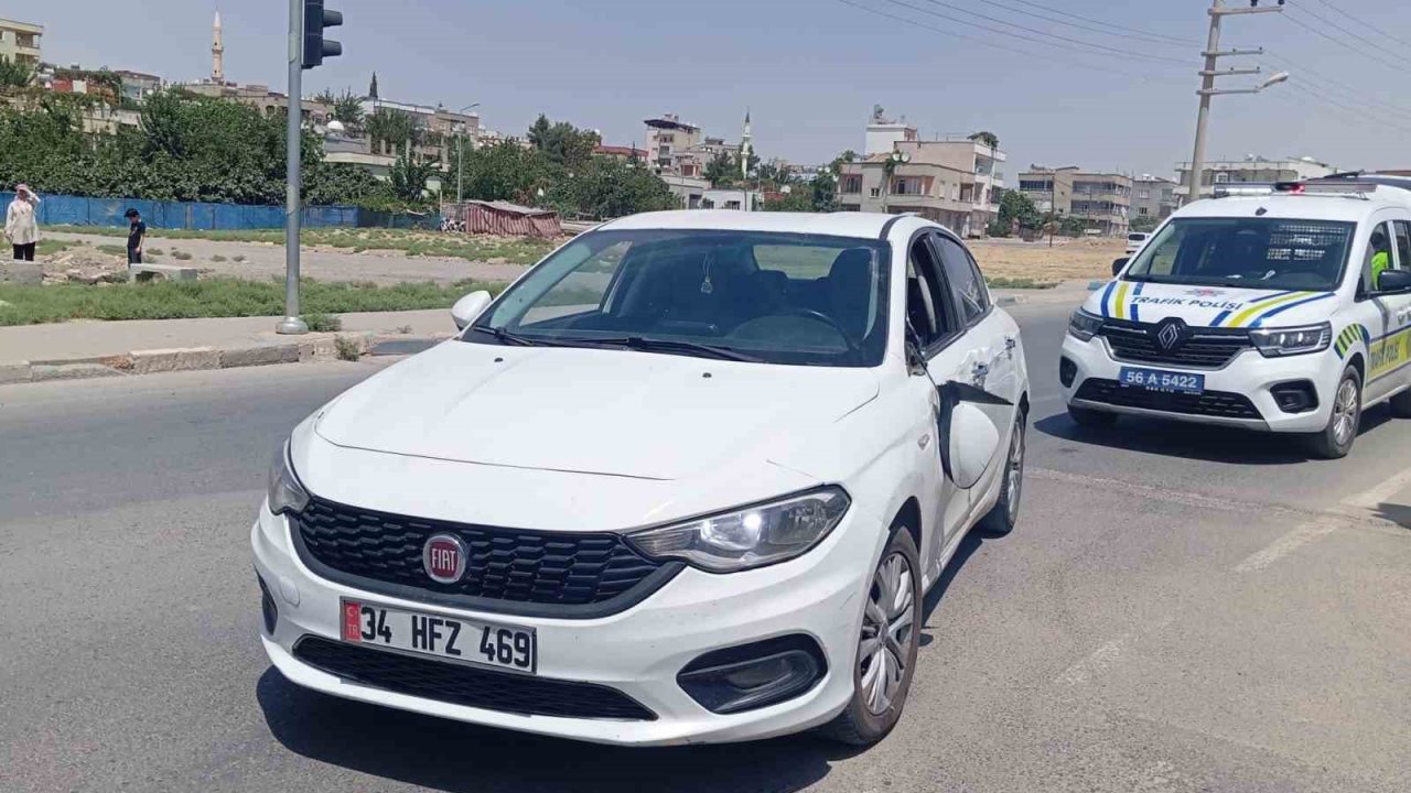 Siirt’te otomobil ile motokurye çarpıştı: 1 yaralı