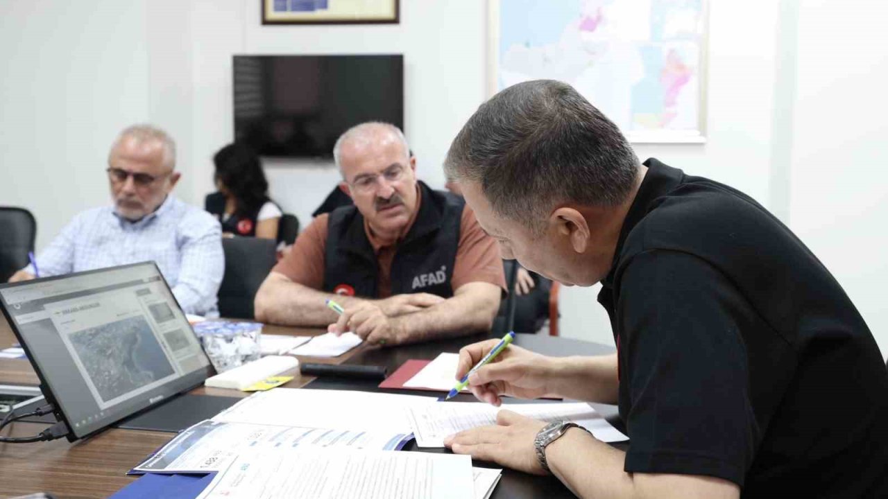 İçişleri Bakanı Ali Yerlikaya, Çanakkale AFAD İl Müdürlüğü’nde