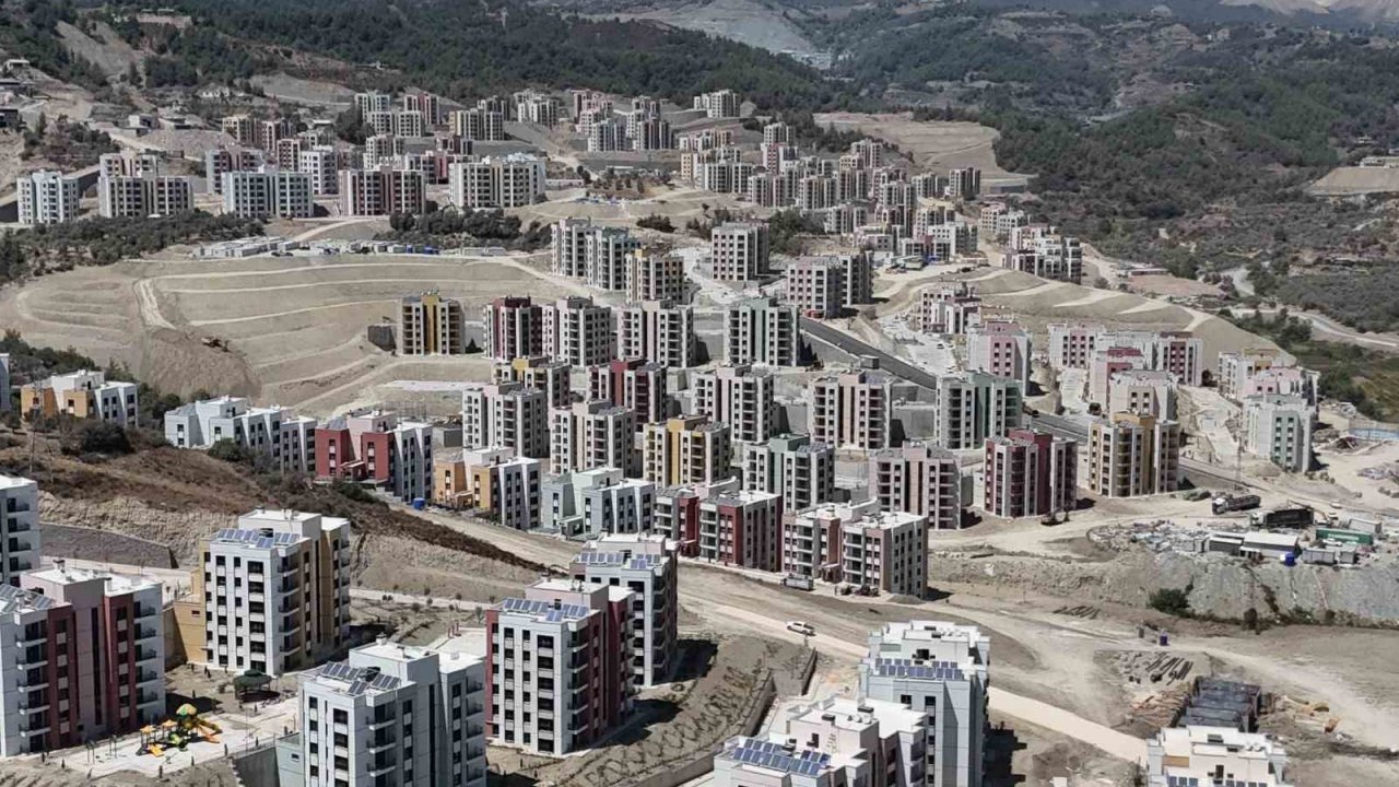 Asrın felaketinin yerle bir ettiği Antakya devlet yatırımlarıyla yeniden hayat buluyor
