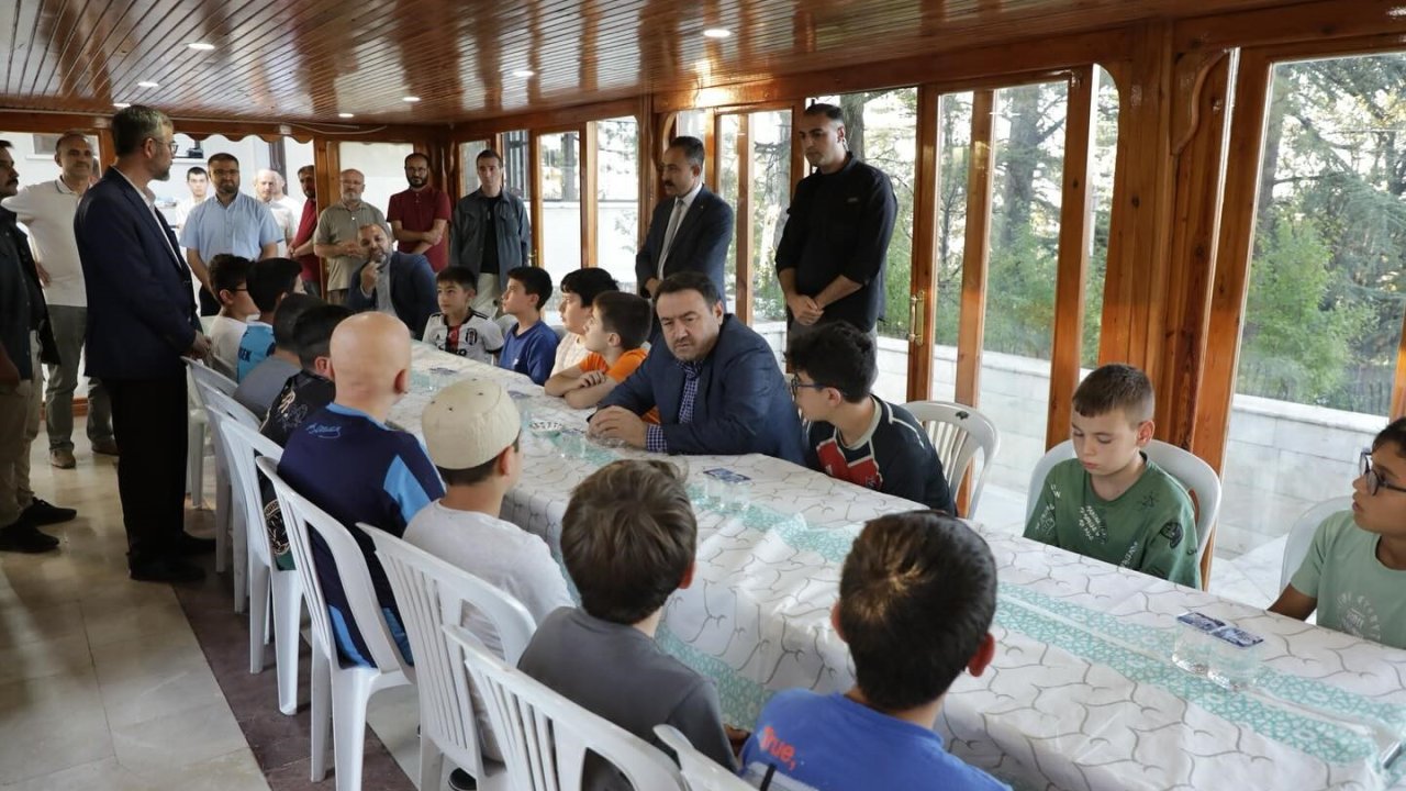 Vali Işın "Yazımda Kardeşlik Var" kampında öğrencilerle buluştu