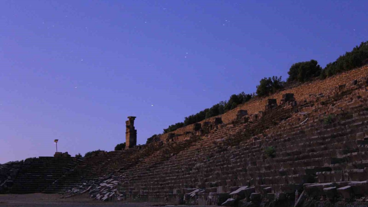 Gladyatörler şehri Kibyra’da meteor yağmurunda görsel şölen yaşandı