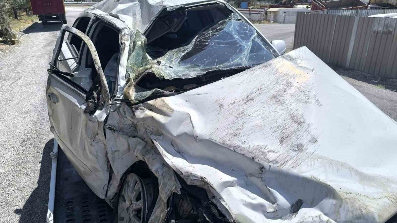 Karapınar’da otomobiller çarpıştı: 2 yaralı