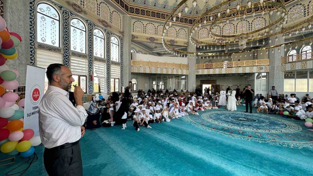 Tuşba’da Yaz Kur’an Kursları düzenlenen programla sonra erdi