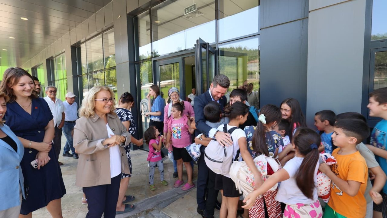 Başkan Tatık kırsaldaki çocukların yüzme öğrenmesini sağlıyor