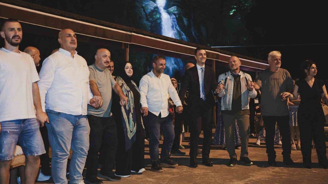 Ağaran Şelalesi’nde sanat rüzgarı esti