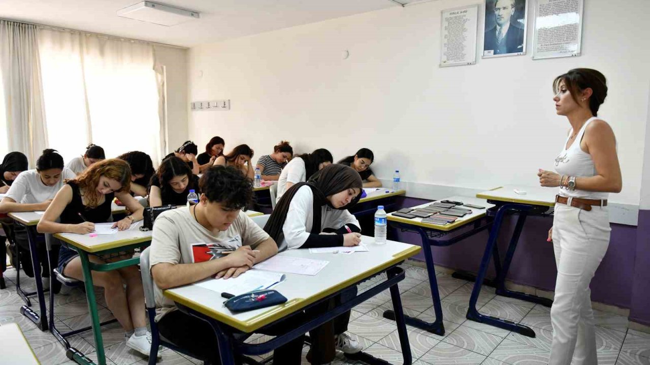 Gençleri ücretsiz üniversiteye hazırlayan MURGEM’de kayıtlar başladı