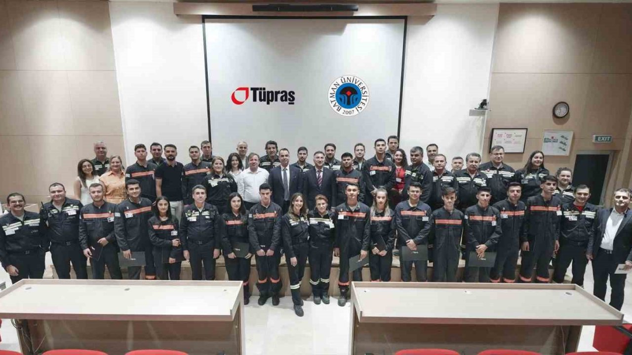 Batman Üniversitesi ve Tüpraş iş birliğiyle gerçekleştirilen Temel Rafinericilik Staj Programı tamamlandı