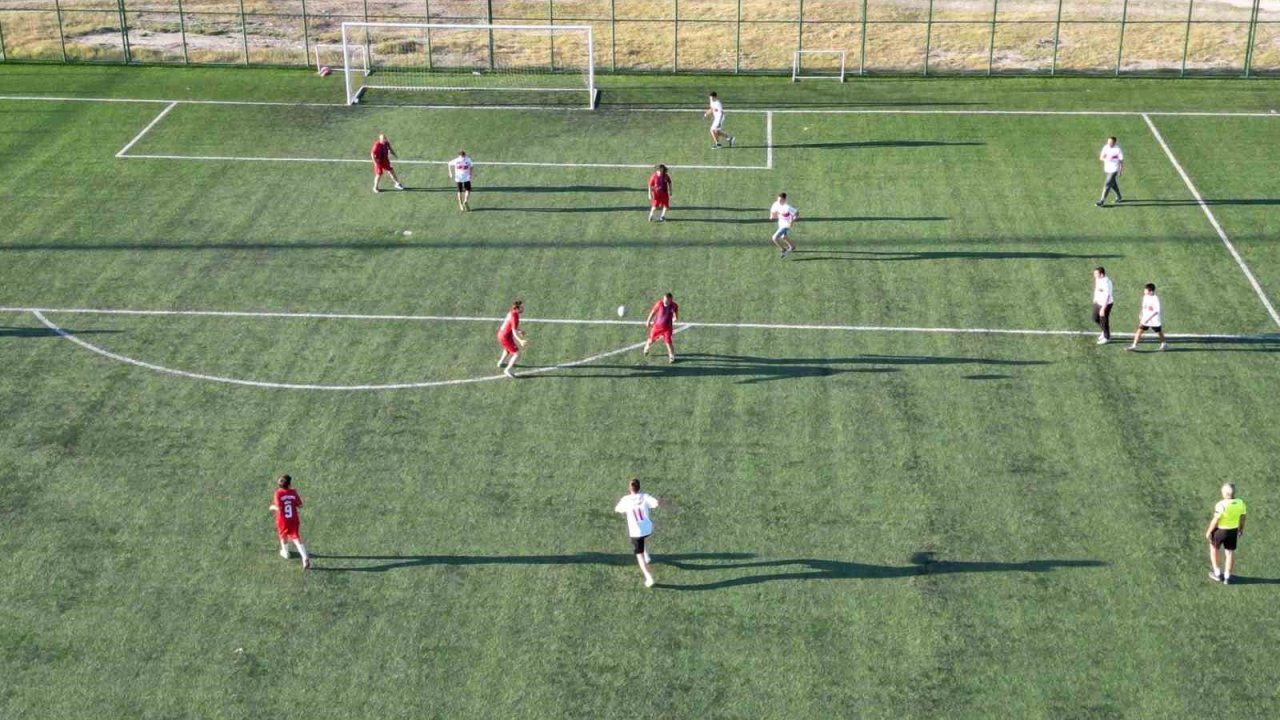 Geçmiş ile bugünü buluşturan futbol maçı