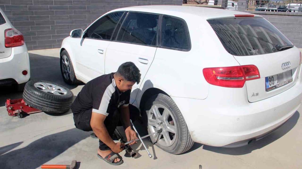 Kadın avukata lastik şoku