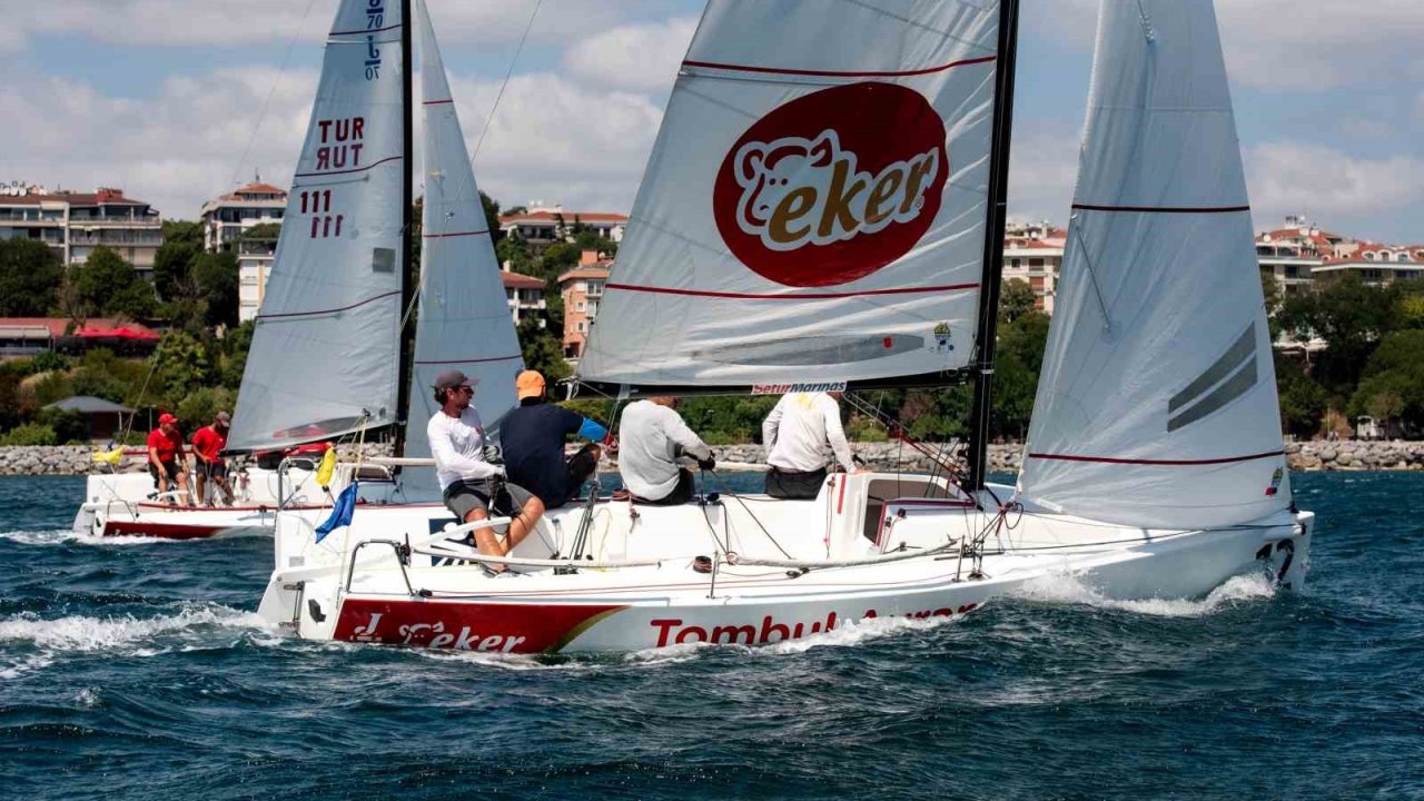 13. TAYK-Eker Olympos Regatta Yelken Festivali’nde genç yelkenciler kıyasıya mücadele verdi
