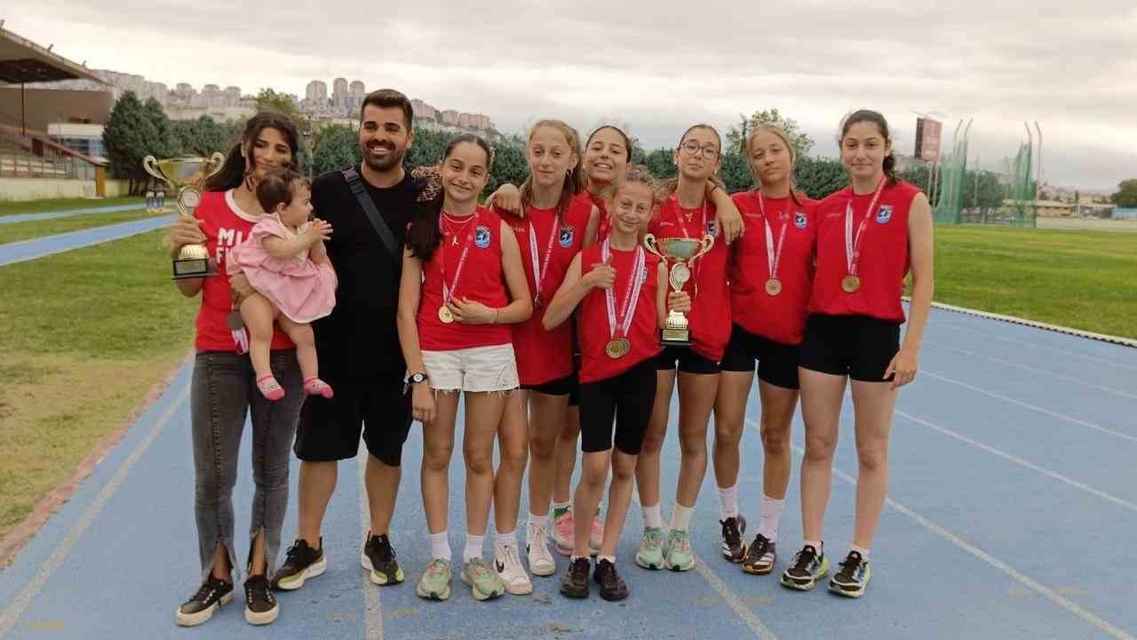 Gölcüklü minik atletlerden Türkiye 3’üncülüğü