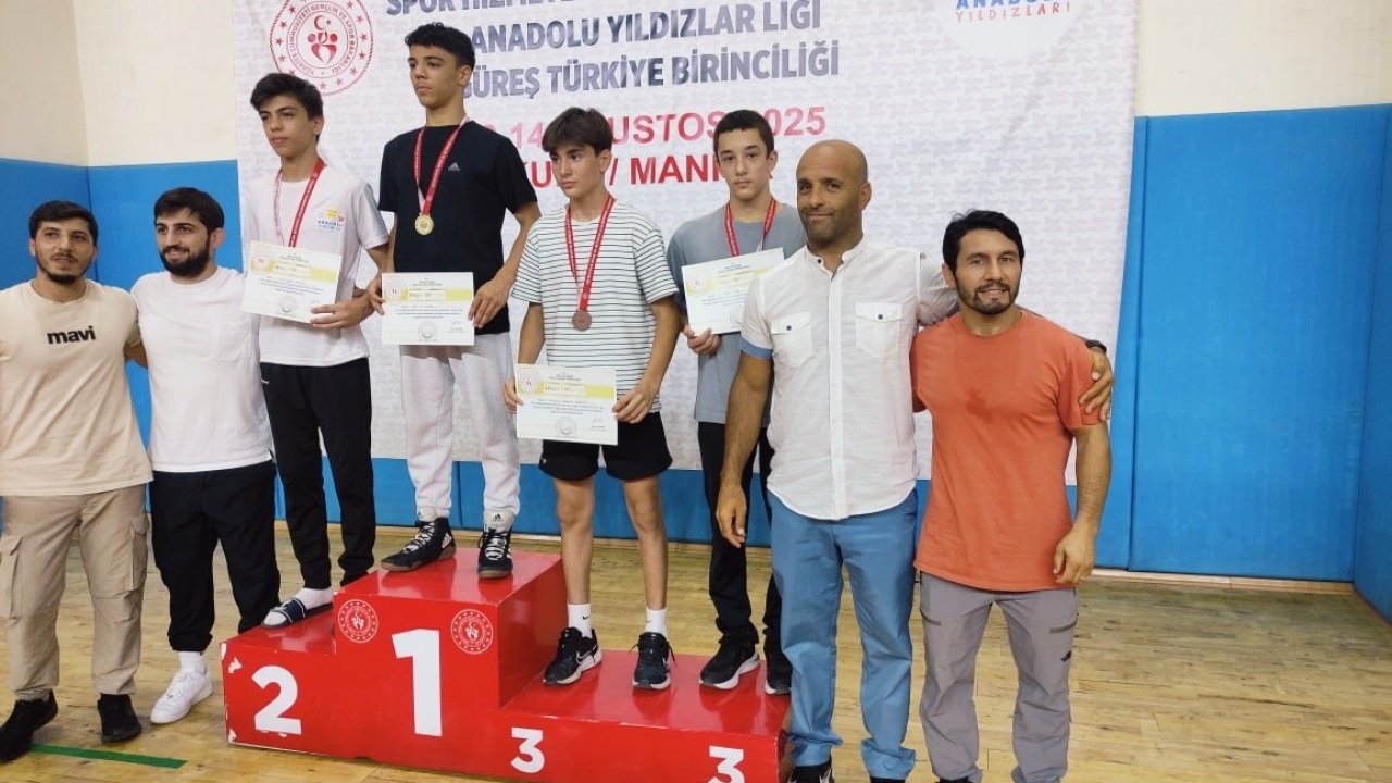 Kütahyalı güreşçiler Manisa’dan derecelerle döndü