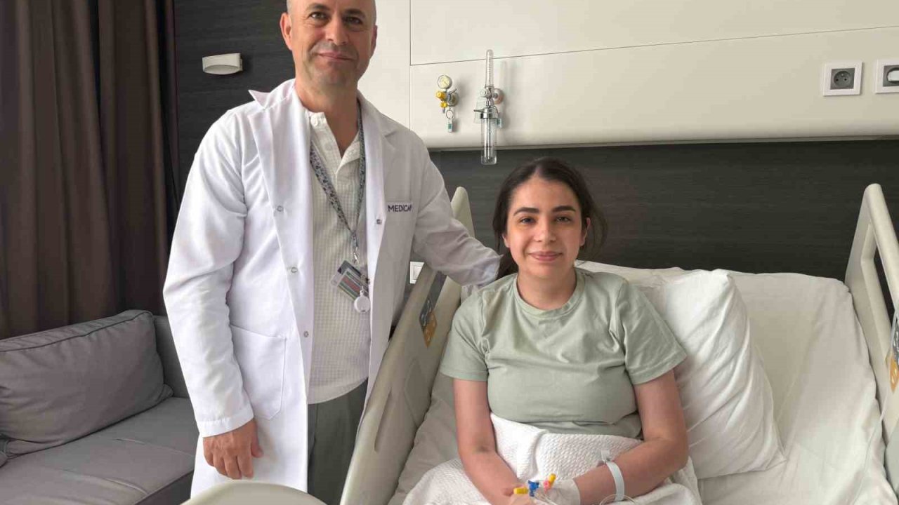 Boğazından su bile geçmiyordu, başarılı bir operasyonla yeniden yemek yiyebildi