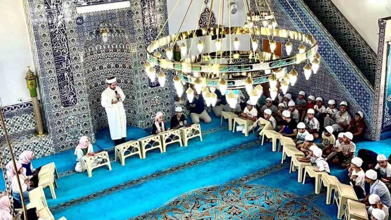 Yaz Kur’an Kursu Kapanış Programı’nda büyük coşku yaşandı