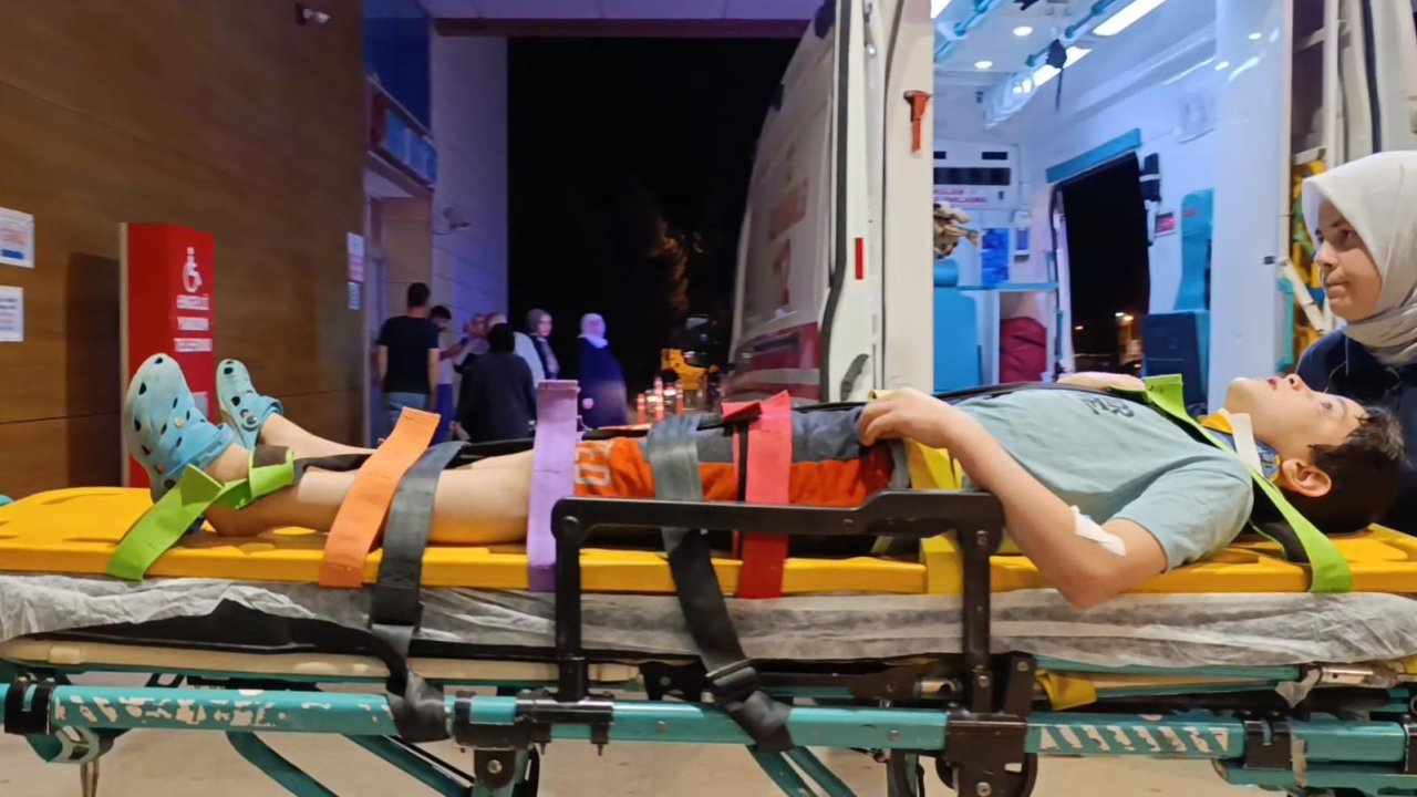 Annesinin elini bıraktı gözünü hastanede açtı