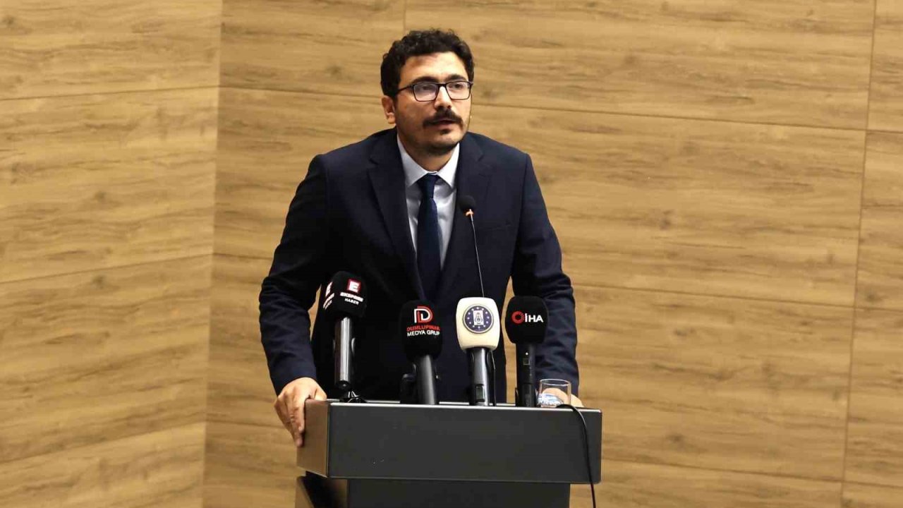 Emirhan Aydın: "Deprem siyaset üstü bir konudur"
