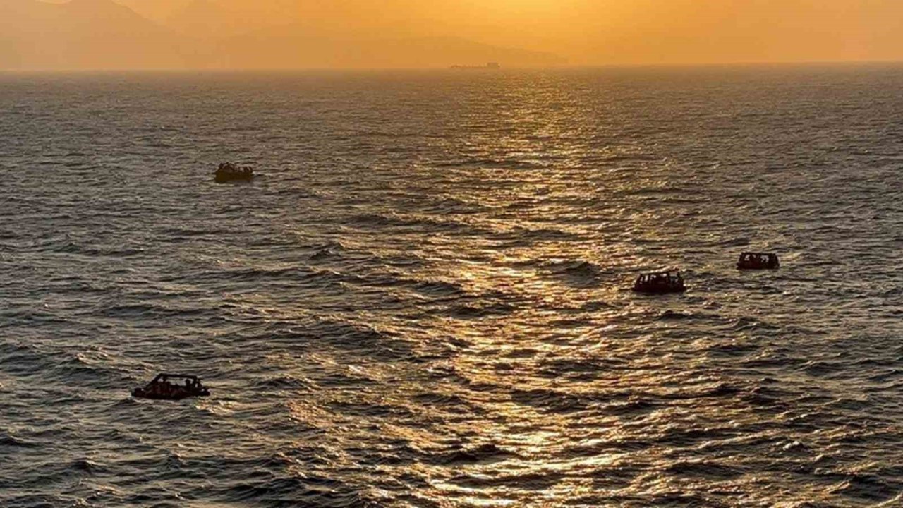 Yunanistan’ın ölüme ittiği 20’si çocuk 86 düzensiz göçmen kurtarıldı