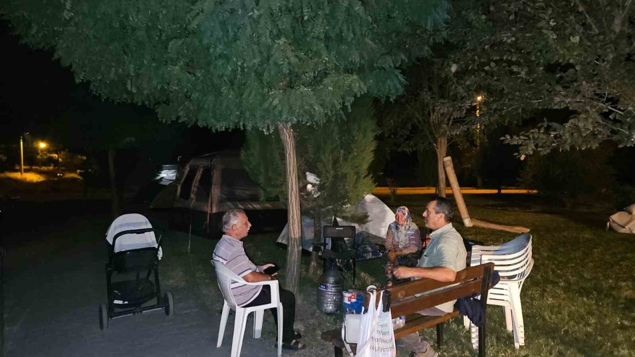 Sındırgı’da deprem sonrası artçılar sürüyor