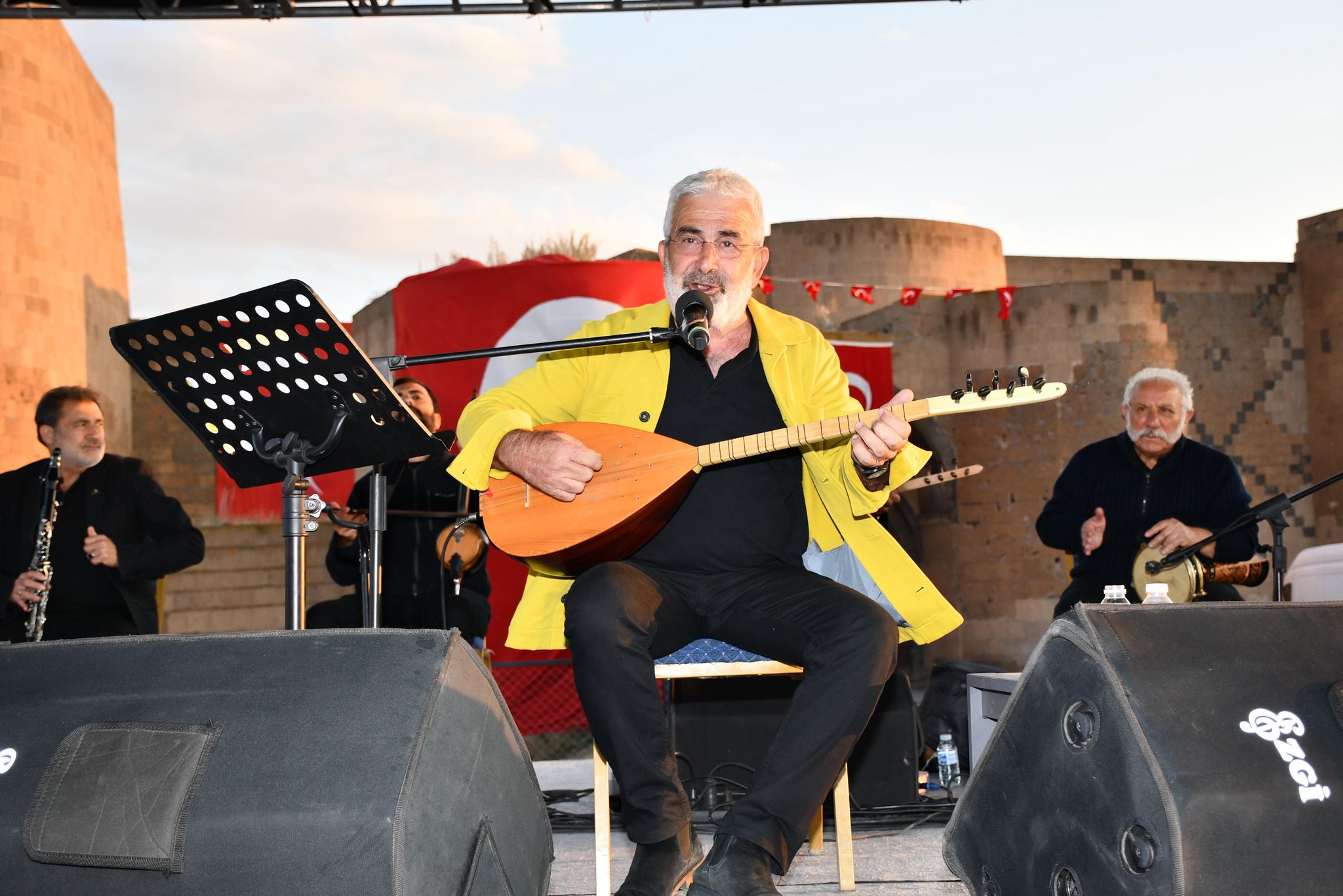 Esat Kabaklı Ani'de Konser verdi