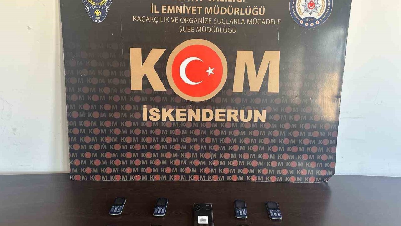 İskenderun’da iş yerinde kaçak cep telefonu ele geçirildi