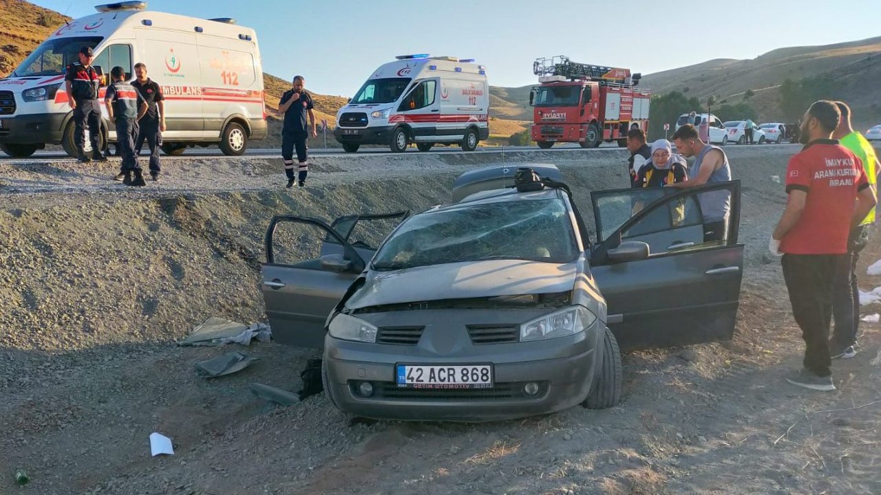 Sivas’ta otomobil şarampole yuvarlandı: 4 yaralı