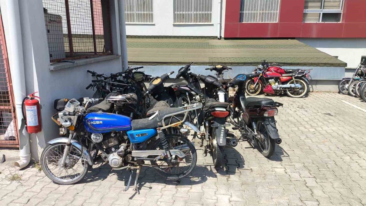 Bolvadin’de motosiklet denetimleri sürüyor