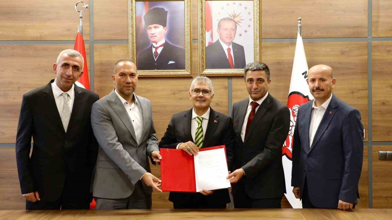 Farklı meslek gruplarına yapay zeka eğitimi protokolü imzalandı