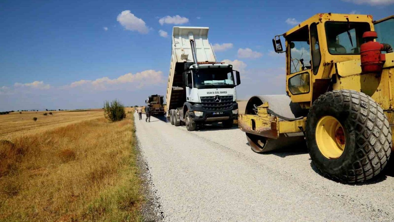 Uşak İl Özel İdaresi yol çalışmalarına hız kesmeden devam ediyor
