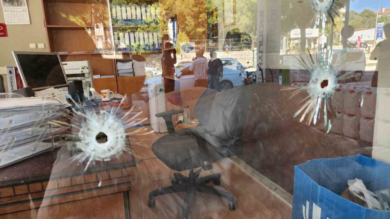 CHP Urla İlçe Başkan adayının iş yerine silahlı saldırı: