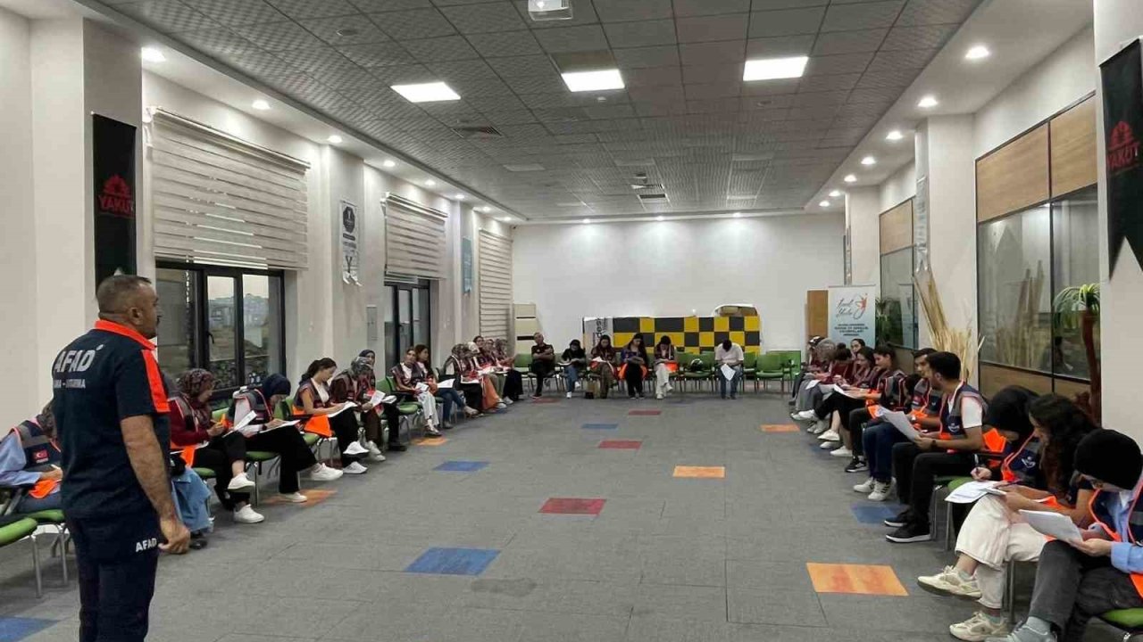 Elazığ’da AFAD gönüllülerinin eğitimleri sürüyor