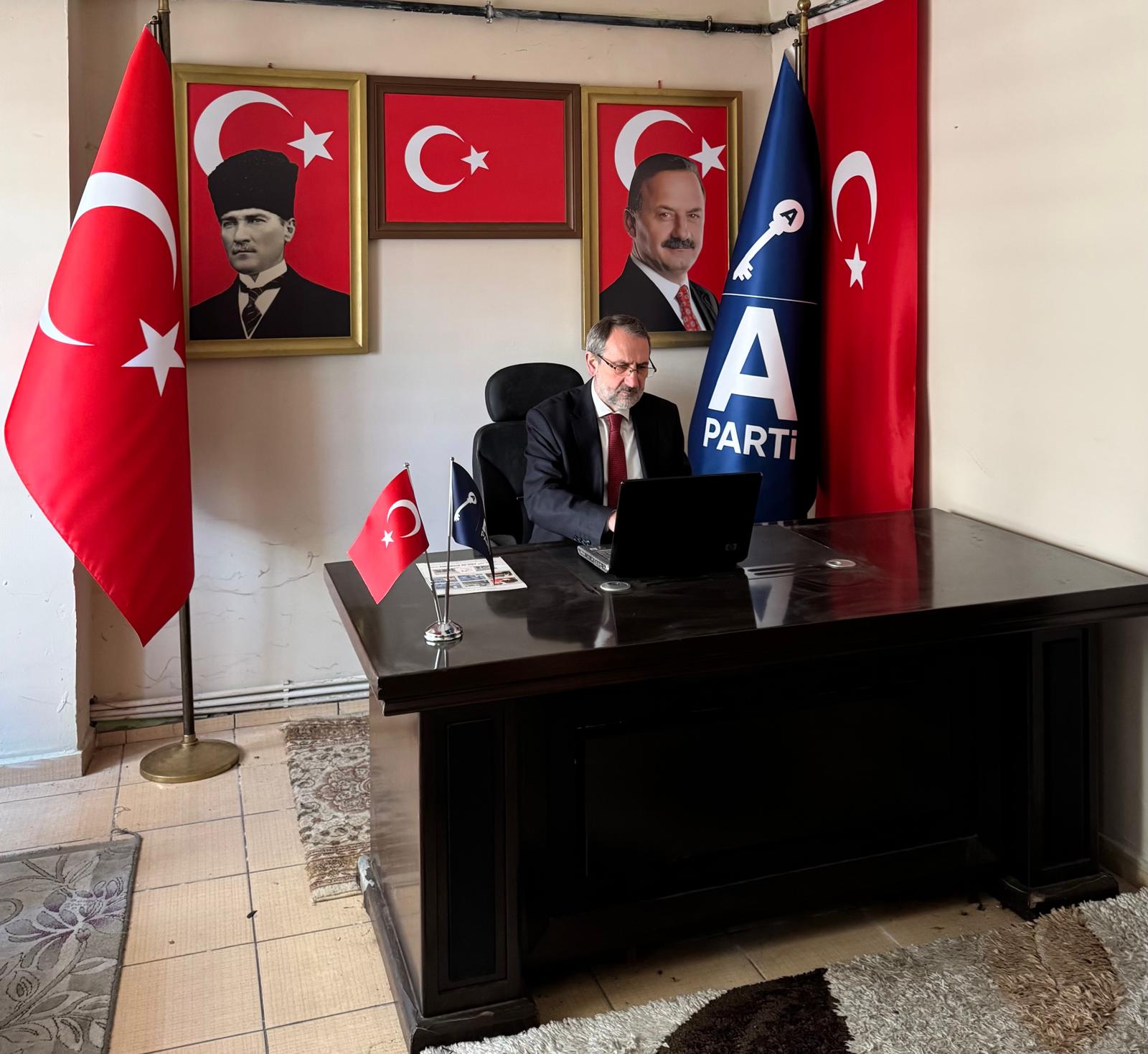 Yıldırım: ''Üniversitemizin her gecen gün kan kaybetmesine sessiz kalamayız.''