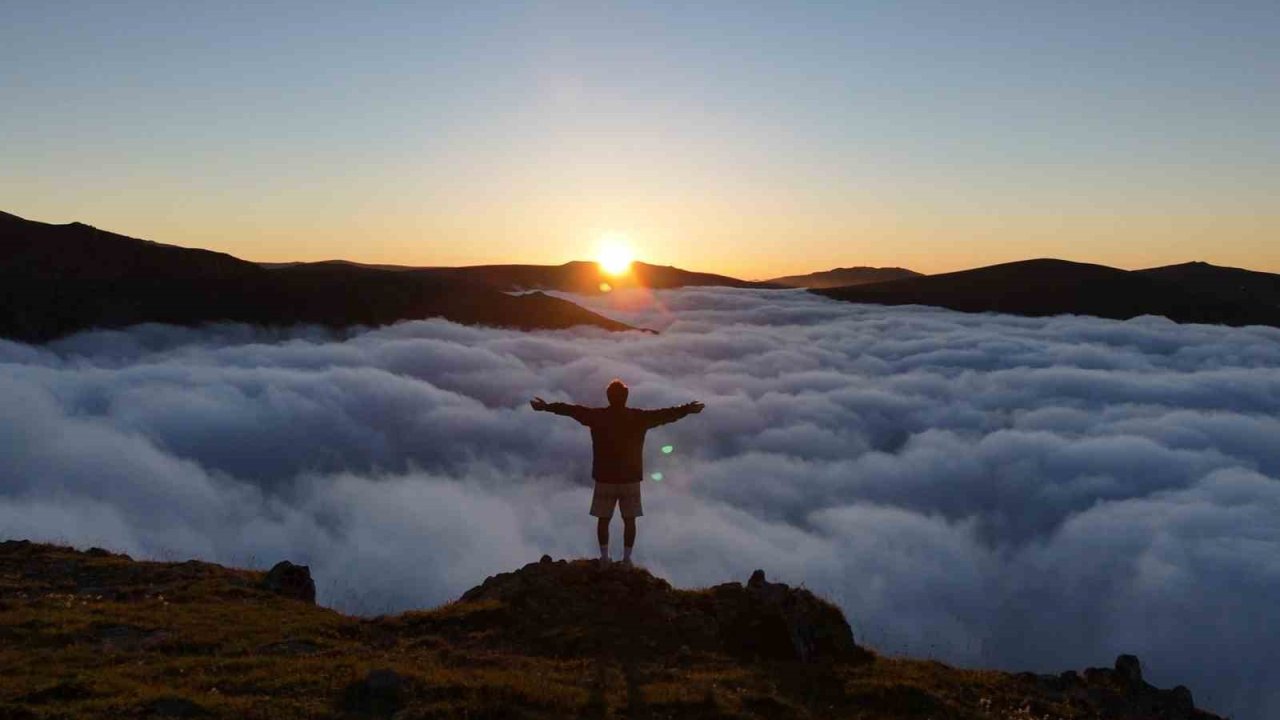 Gümüşhane zirvelerinden masalsı manzaralar