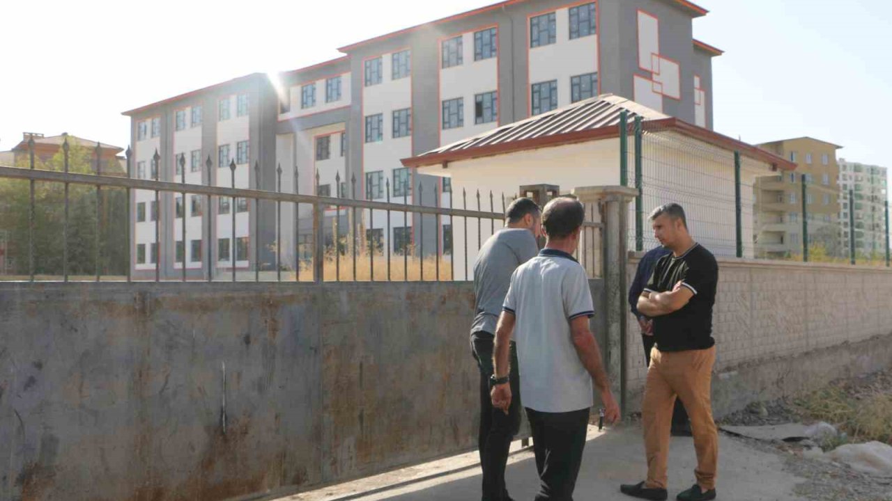 Belediyenin ruhsat vermediği okul, 2 yıldır açılamıyor