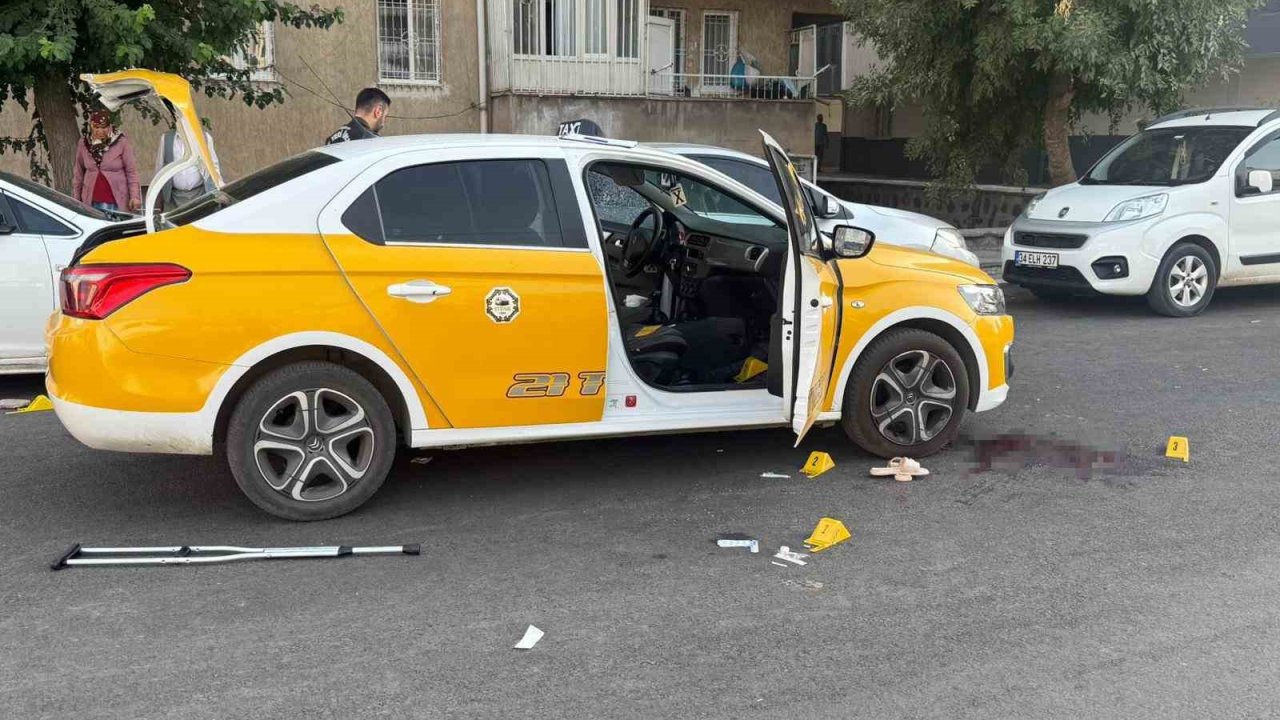 Boşanma aşamasındaki şahıs, önce eşini öldürdü sonra intihar etti