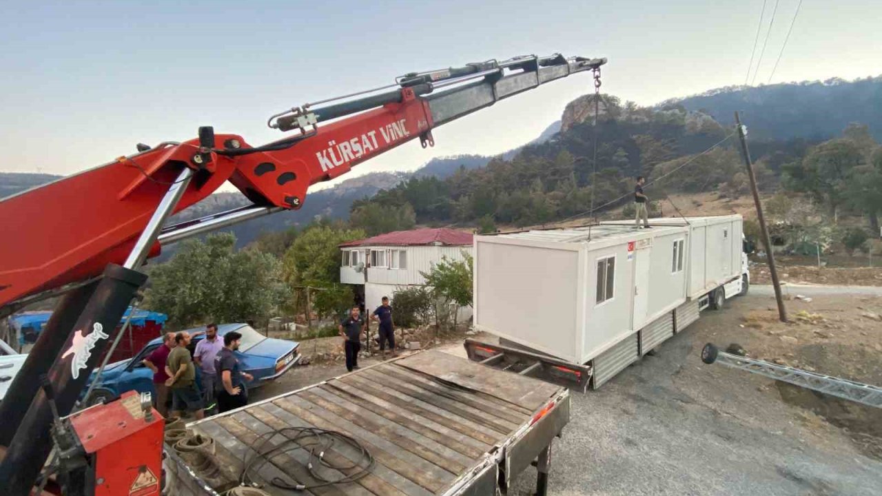 Orman yangınında evleri yananlar için konteynerler yerleştirilmeye başlandı