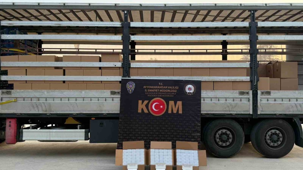 Tırda 4 milyon 300 bin adet bandrolsüz boş makaron ele geçirildi