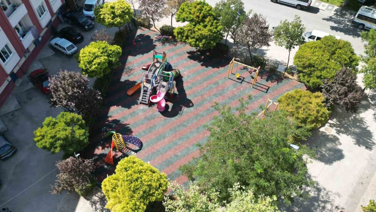 İnegöl’de çocuk parkları daha güvenli