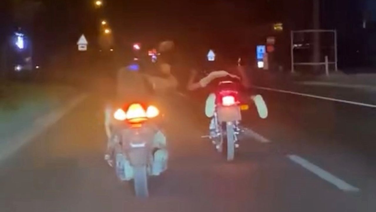 Bolu’da D-100’de motosikletin üstünde yatarak tehlikeli yolculuk yapan magandalar kamerada