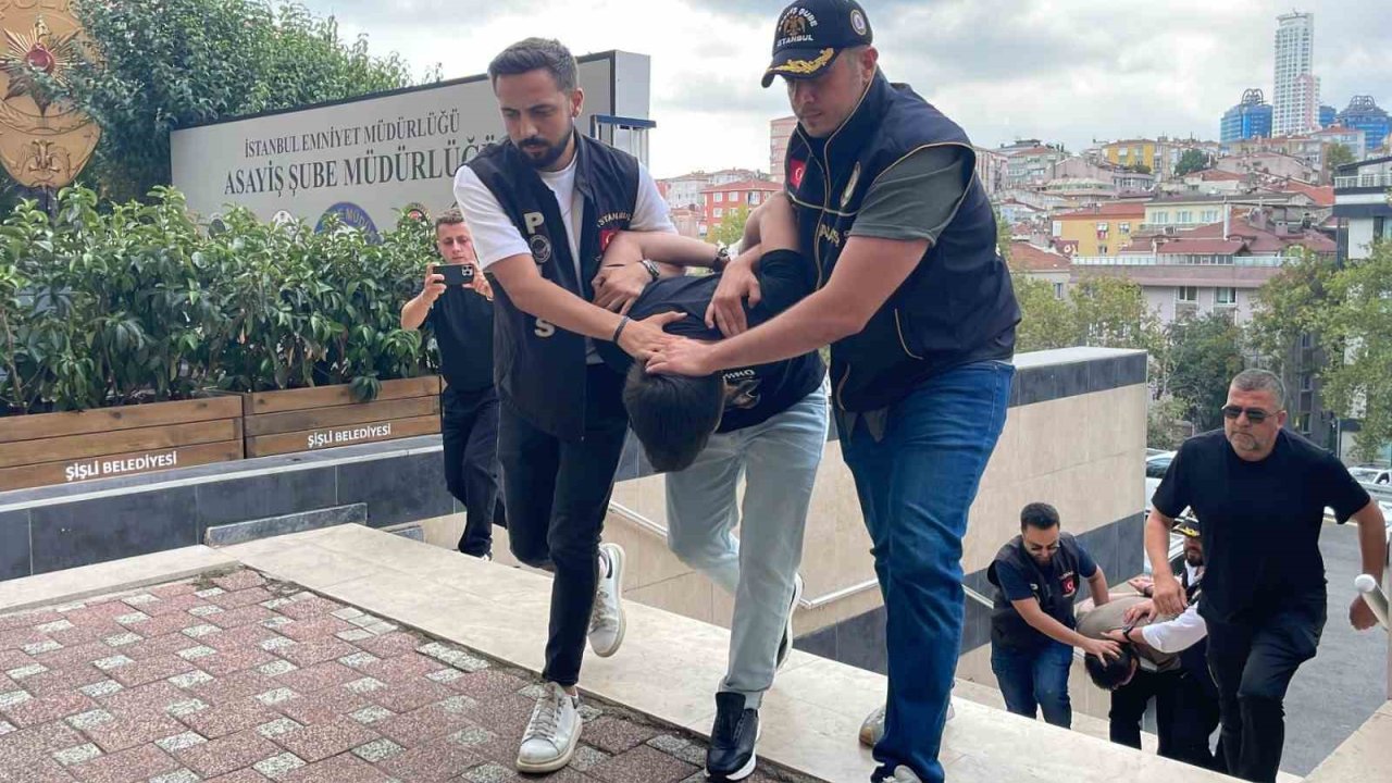 Ümraniye’de boğazı satırla kesilerek öldürülen kadının son görüntüleri ortaya çıktı