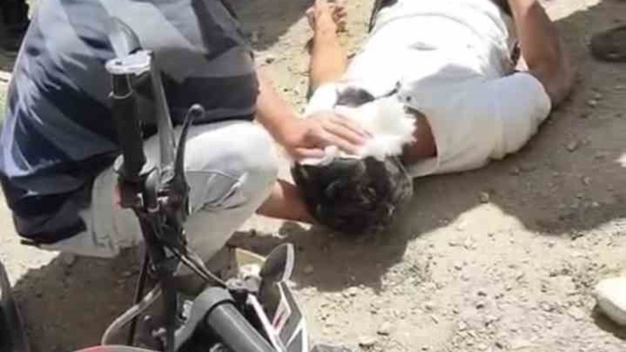 Muş’ta motosiklet ile otomobil çarpıştı: 2 yaralı