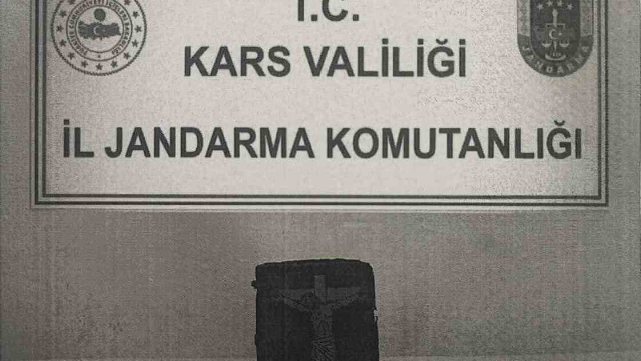 Kars’ta tarihi eseri jandarmaya satmaya çalışan 1 kişi suçüstü yakalandı