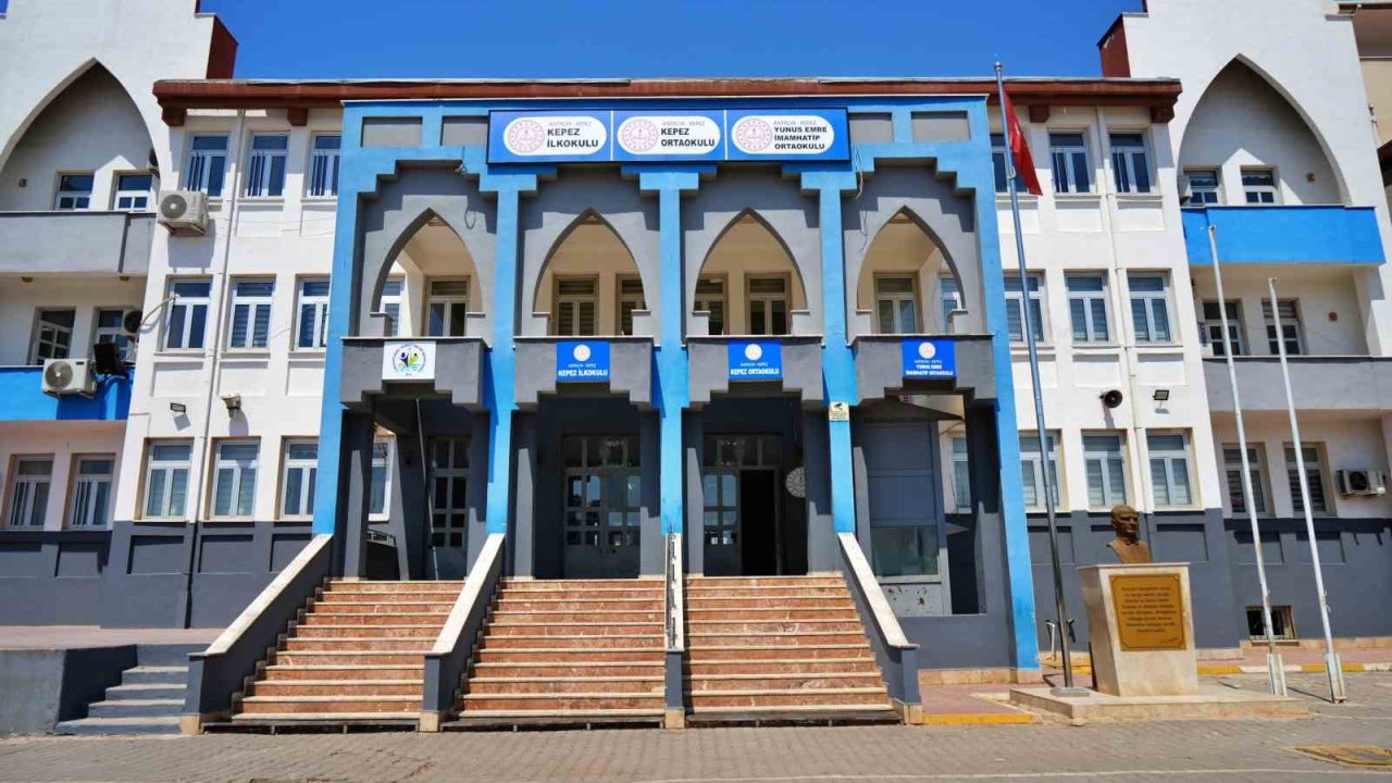 Antalya’da öğretmenlerden gönüllü mesai: Yeni eğitim-öğretim yılına okulu kendi elleriyle hazırladılar