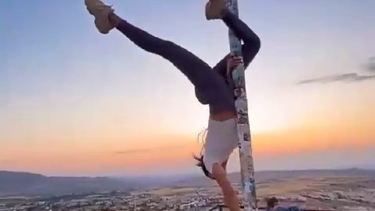 Bayrak direğine saygısızlık tepkilere neden oldu